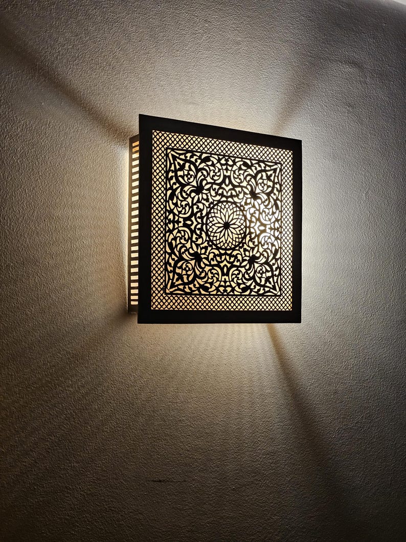 Order by Size : Moroccan handmade brass wall light lamp (dakhla)