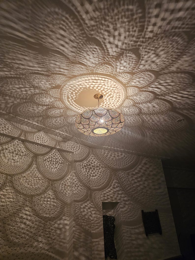 Order by Size : Moroccan handmade brass pendant light (Yumna)