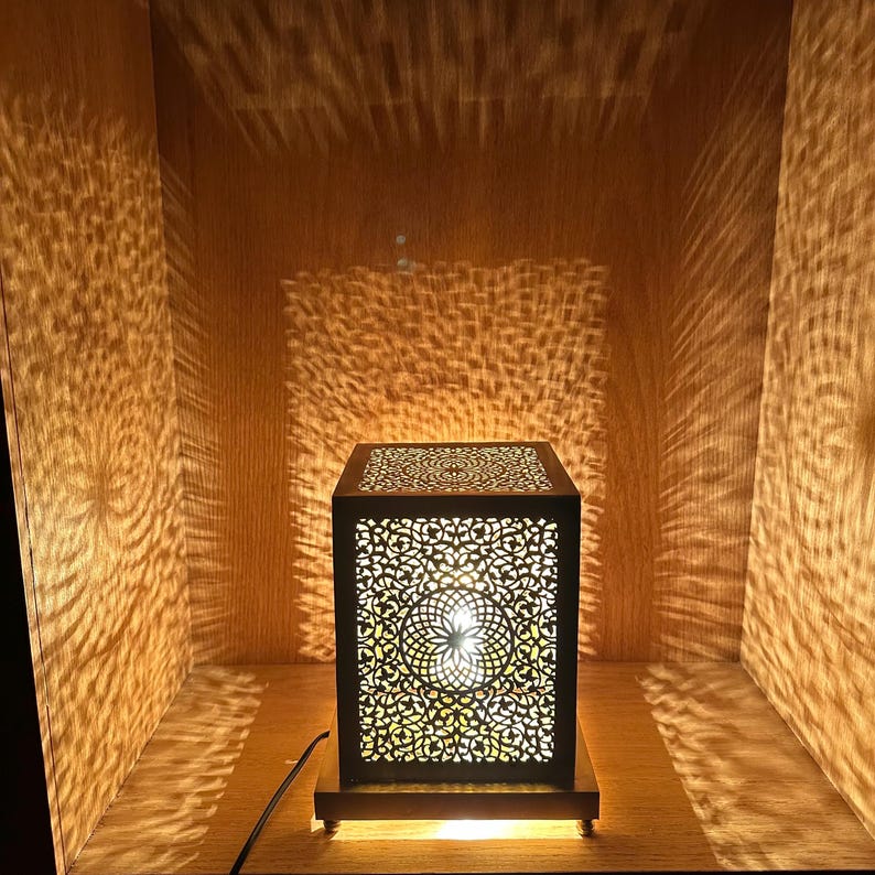 Moroccan Handmade Brass Table Lamp (Duaa)