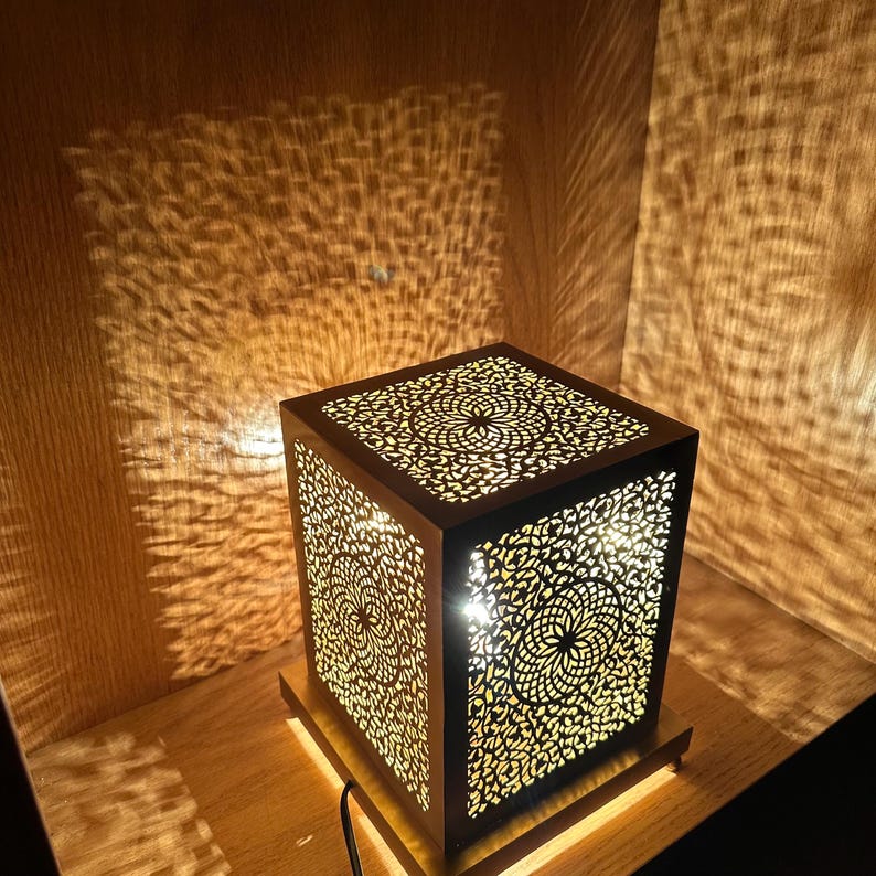 Moroccan Handmade Brass Table Lamp (Duaa)