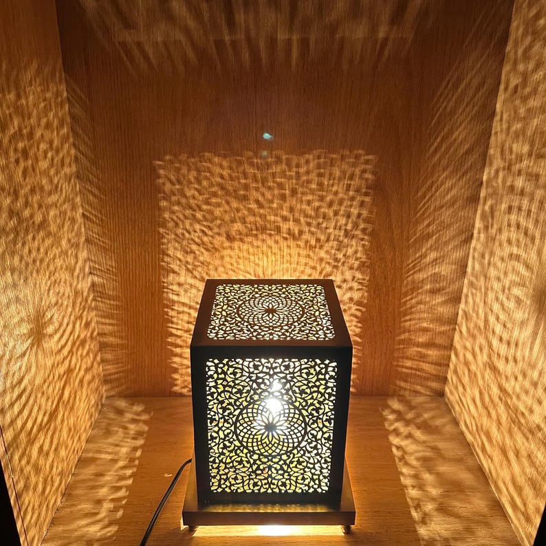 Moroccan Handmade Brass Table Lamp (Duaa)