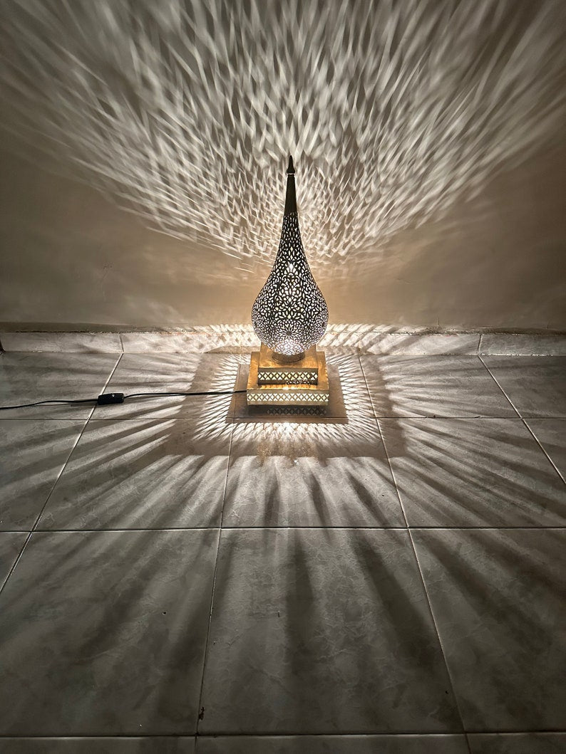 Moroccan Handmade Brass Table Lamp (Khulood)