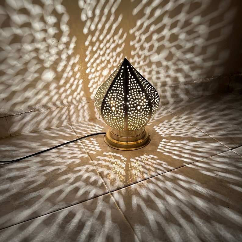 Moroccan Handmade Brass Table Lamp (Qamar)