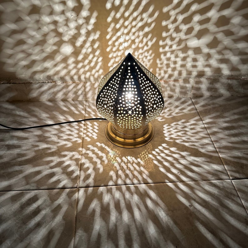 Moroccan Handmade Brass Table Lamp (Qamar)