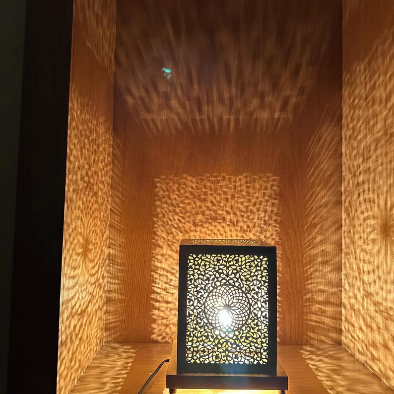 Moroccan Handmade Brass Table Lamp (Duaa)