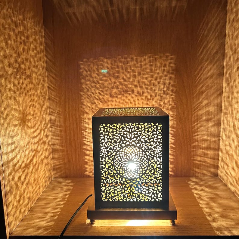Moroccan Handmade Brass Table Lamp (Duaa)