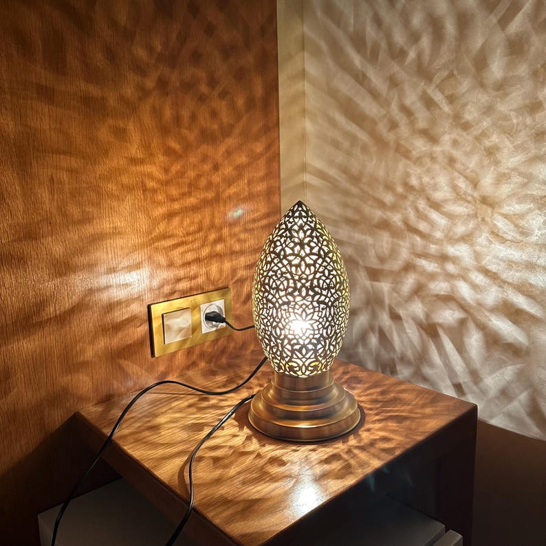 Moroccan Handmade Brass Table Lamp (Hoor)