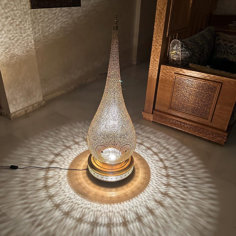 Moroccan Handmade Brass Table Lamp (Balqis)